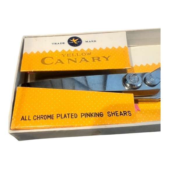 Yellow Canary Pinking Shears - Picture 2 of 4